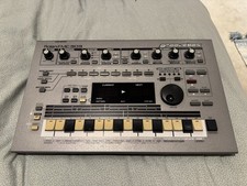 Roland MC-303 Groovebox
