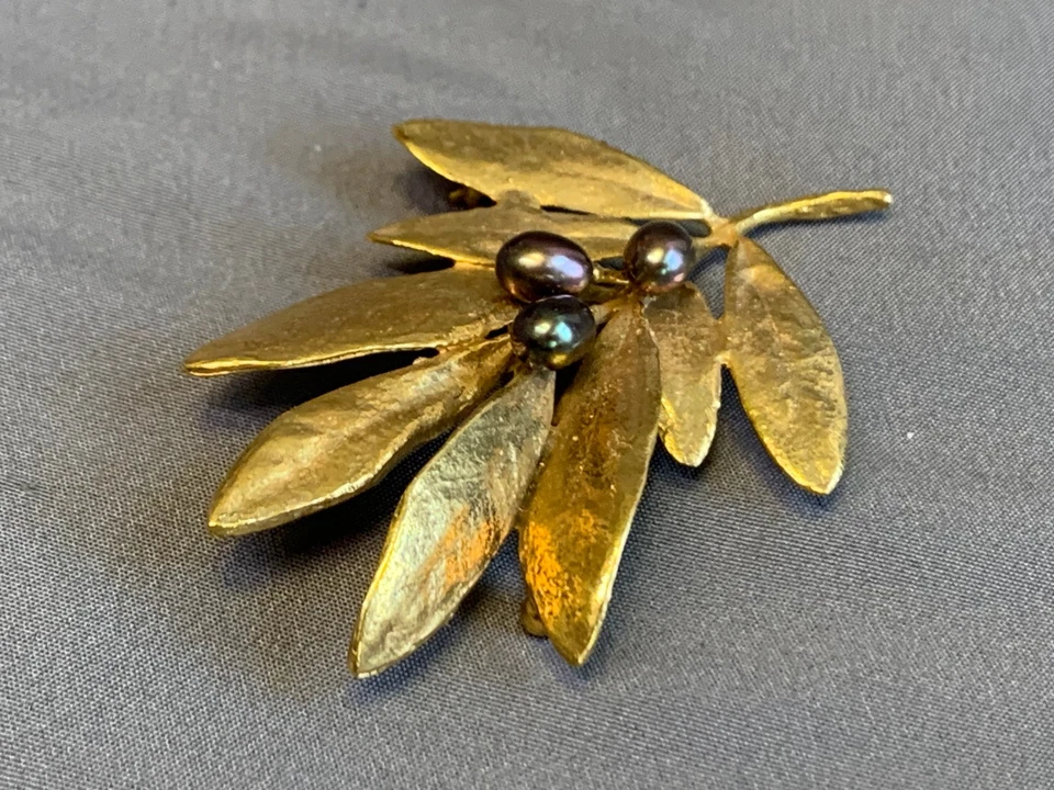 Broche Museo Metropolitano de Arte Michael Michaud hoja de olivo perla negra *LEER* Foto 2 de 4