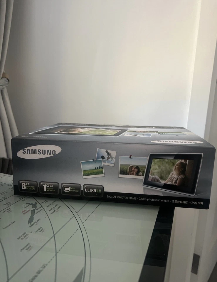 Samsung 8 Inch Digital Photo Frame SPF-87H ~ 1GB Memory ~ Super Slim - New - Image 4 of 4