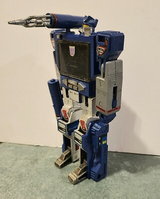 Vintage 1984 Transformers G1 Soundwave Action Figure With