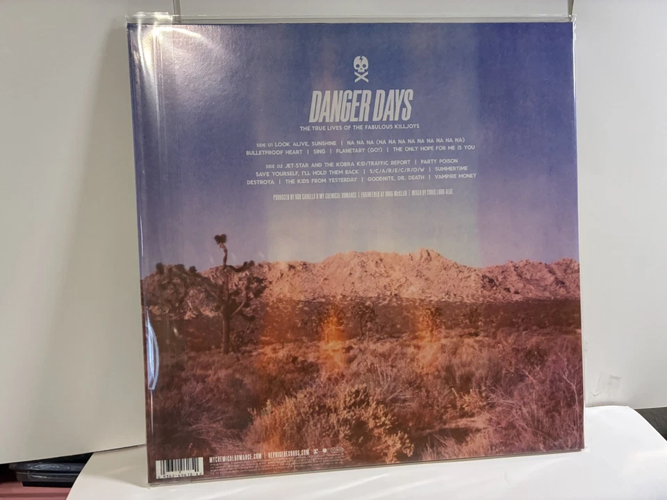 My Chemical Romance Danger Days True Lives Of The Fabulous lp cover scratch used Foto 2 de 3