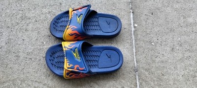 SPEEDO Kid's/Youth Flame Logo Slides, MultiColor, Sz XL (4-5), Pre-Owned!