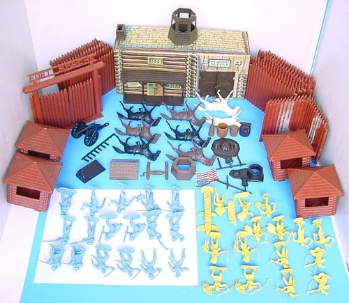 1964 MARX FORT APACHE STOCKADE WESTERN PLAY SET #3681 w HTF CAVALRY BLD w PORCH