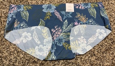 Auden Blue/Multi-Color Invisible Edge Hipster. Size: L (12-14).