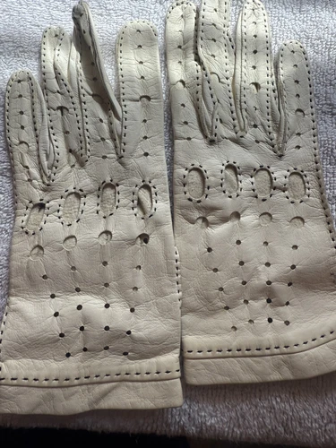 Gants Cristian Dior vintage couleur ivoire avec coutures noires taille 6