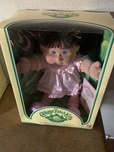 cabbage patch kids box