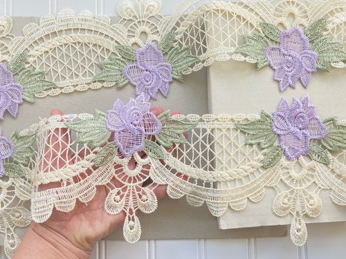 Weiß & Lavendel Blumenstickerei Ösenborte/Nähen/Polstern/Handwerk/5,5" breit - Bild 16 von 18