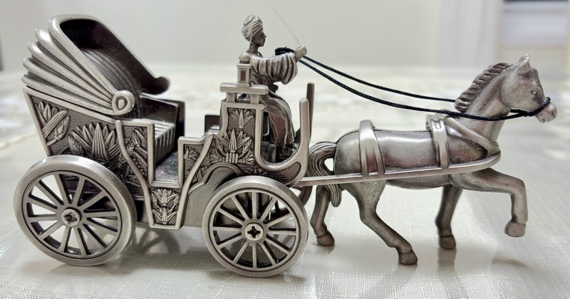 WELL MADE DETAILED METAL CARRIAGE AND DRIVER. FREE SHIPPING 👀