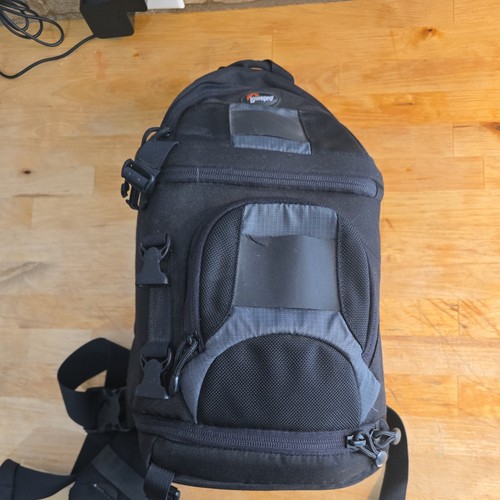 LowePro Slingshot 200 AW DSLR Camera Backpack Shoulder Strap Padded Compartments