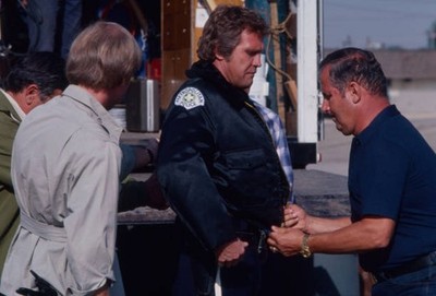 Lee Majors crew preparing for stunt in the tv show Fall Guy 1981 Old Photo 12