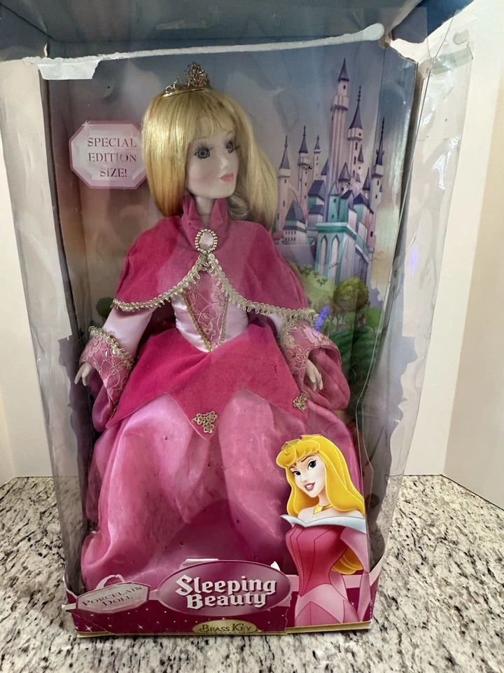 Muñeca de porcelana Brass Key Keepsakes Disney Princess Sleeping Beauty 2005 Foto 2 de 2