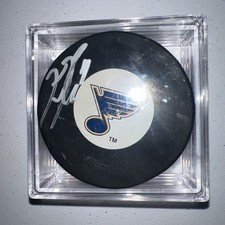 Kris Russell #4 St. Louis Blues Signed Hockey Puck w/Ultra Pro Display Case Auto