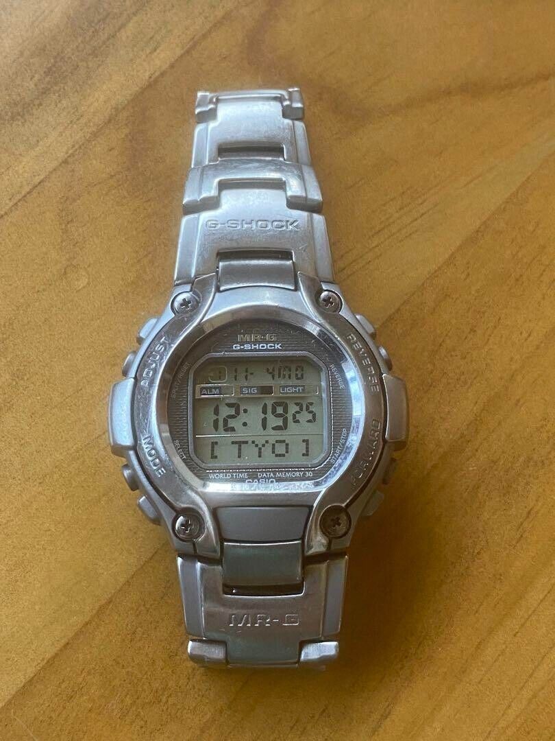 Casio G-Shock MRG-220T MASTER OF G TITANIUM Watch Vintage Casio G-Shock MRG-220T MASTER OF G TITANIUM Watch Vintage