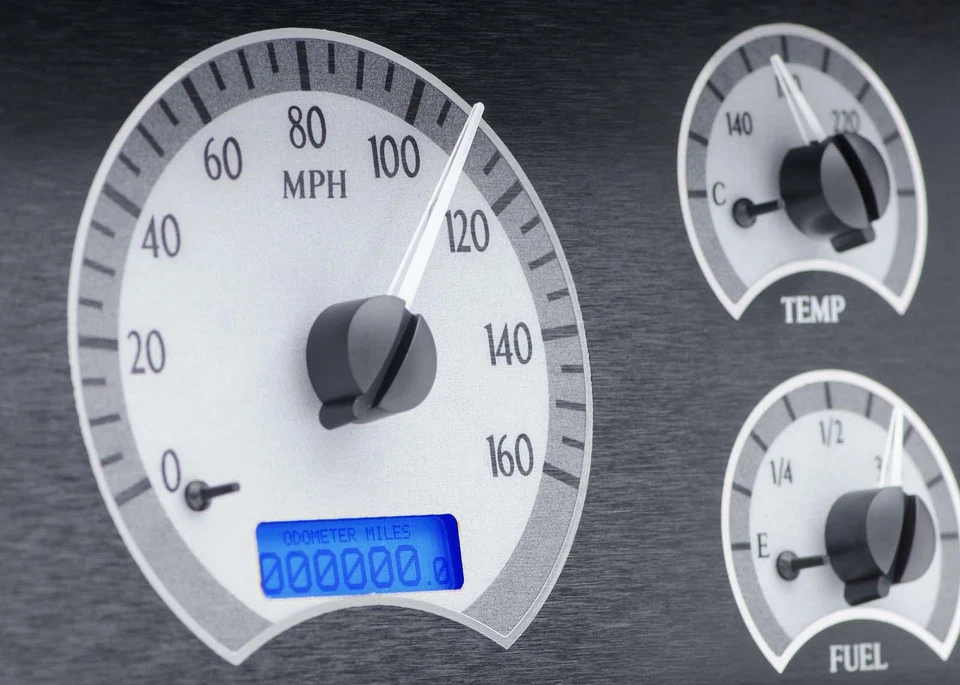 Dakota Digital Gauges VHX-78O-CUT-S-B 78-88 Oldsmobile Cutlass Silver /Blue - Image 3 of 4