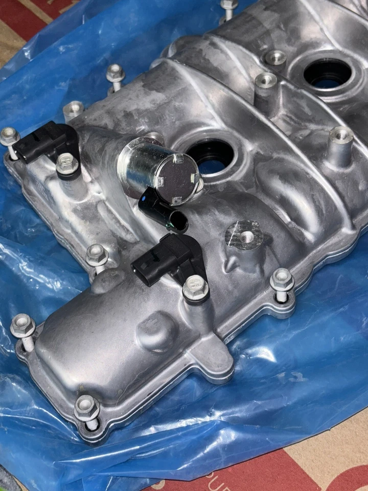 Right Valve Cover For 16-23 Chevrolet Camaro 3.6 12649898 LGX - Image 3 of 4