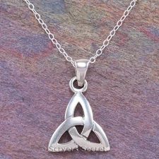 925 sterling silver TRIQUETRA KNOT TRINITY KNOT AMULET Charm Pendant 18 Necklace