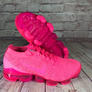 vapormax triple pink