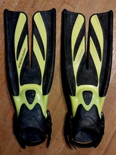XS-S Tusa Xpert Zoom Split Fins . Nevsr Used