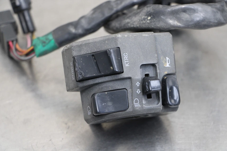 13-18 KAWASAKI NINJA ZX6R LEFT CLIP ON HANDLE HORN SIGNALS SWITCH SWITCHES - Изображение 2 из 4