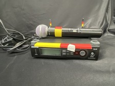 Shure SLX4 Wireless Microphone System with Handheld Microphone
