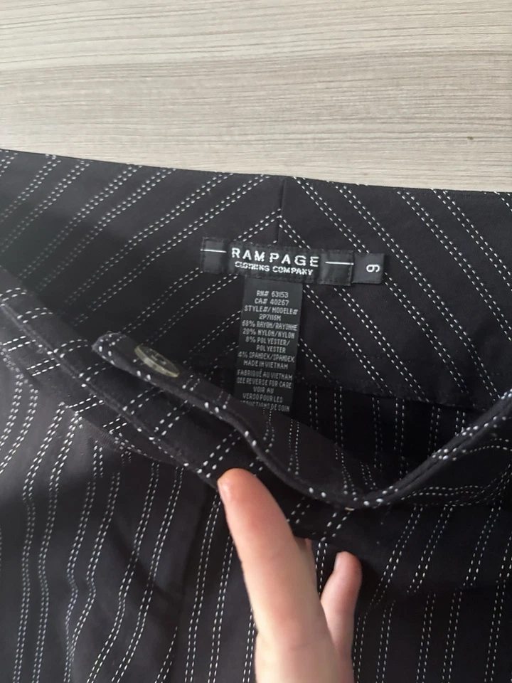 Calças femininas Rampage cintura baixa Y2K listras tamanho 9 medidas em Desc fofas - Imagem 2 de 3