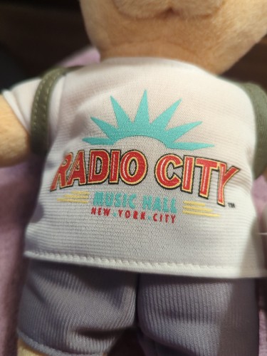 Juguete de peluche de 10" de colección Radio City Music Hall Nueva York Oso de Nueva York - Imagen 5 de 6