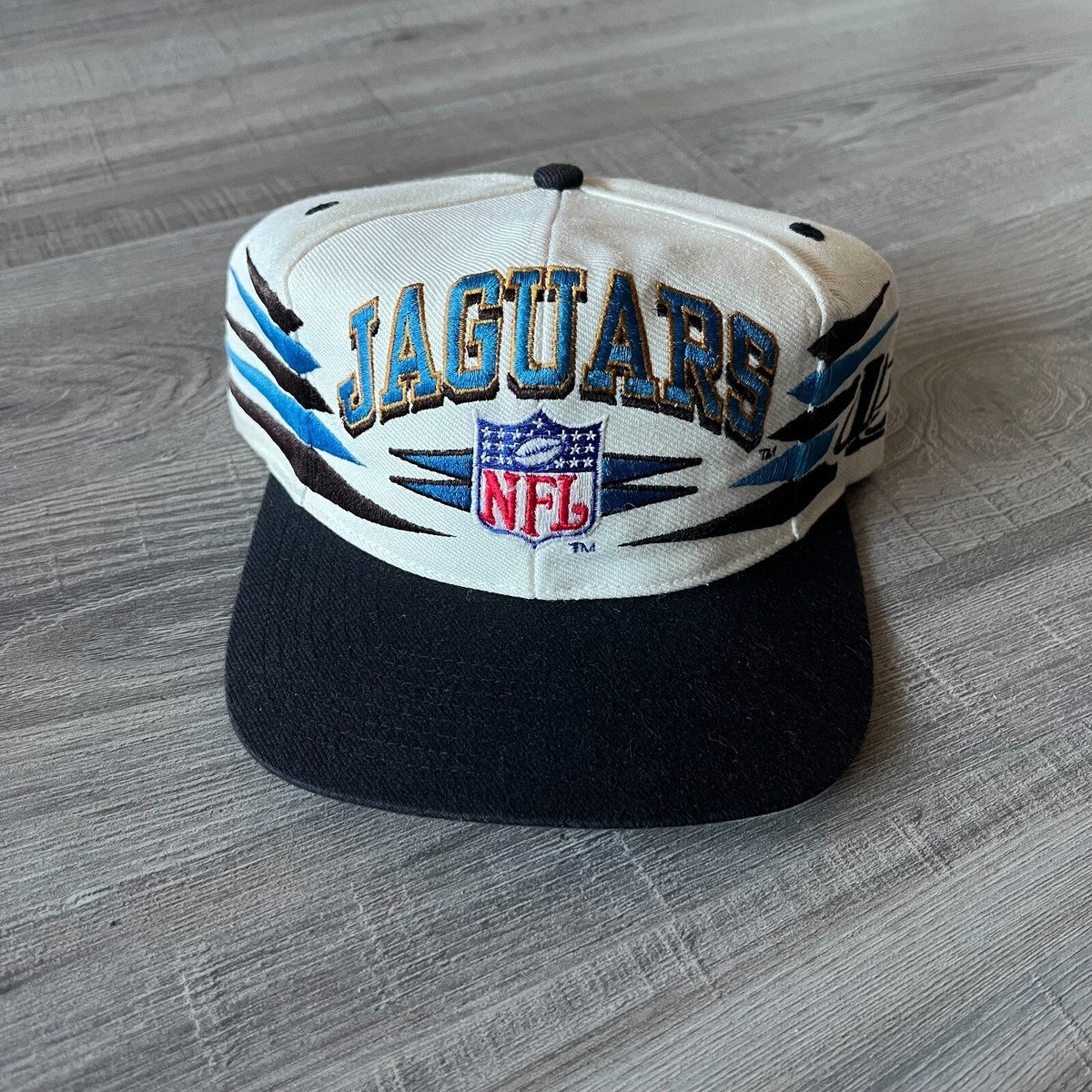 NFL Jacksonville Jaguars ヴィンテージ　革ジャン NFL Jacksonville Jaguars ヴィンテージ革ジャン