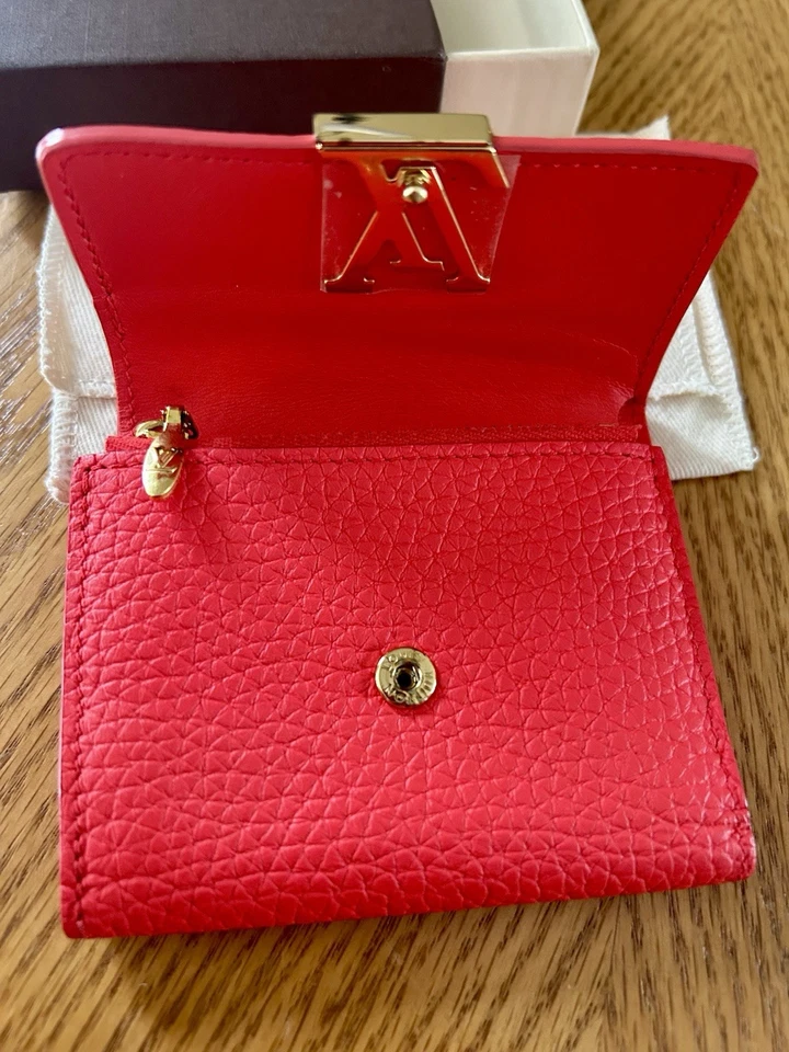 Cartera Louis Vuitton Portefeuille Capucines Compacta Triple Cuero LV Caja NUEVA Foto 2 de 4
