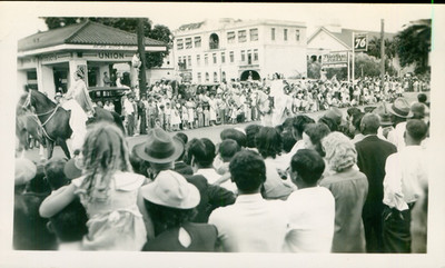 June 1940 Honolulu Hawaii King Kamehameha Day Parade Photo #11 pāʻū riders