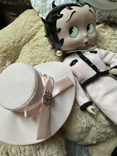 MUÑECA DANBURY DE PORCELANA "SOFISTICACIÓN" BETTY BOOP 12 pulgadas - Imagen 8 de 9