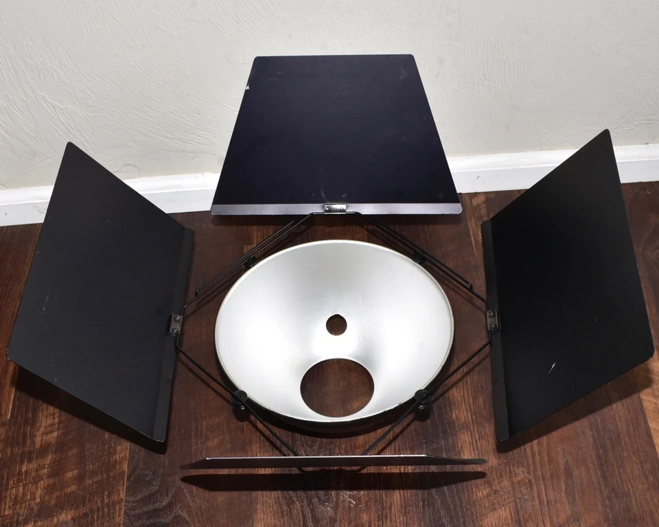 4-листные двери сарая Norman с 10-дюймовым серебряным отражателем (#5532) - Изображение 4 из 4