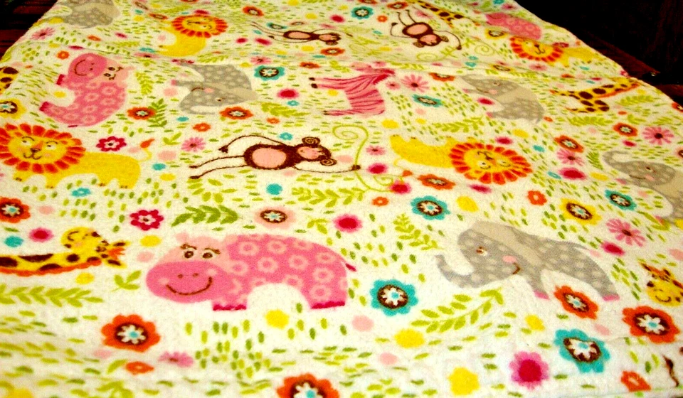 Handmade Baby Blamket Flannel 29"x38" Reversible Jungle Animals+ Polka Dots 902 - Image 3 of 4