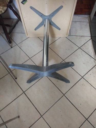 used dining table and chairs - Picture 6 of 7