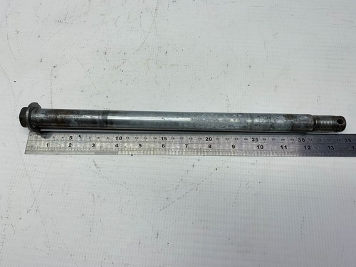 Kawasaki ER6N ER6 N (12) Hinten Hinterrad Steckachse Achse Rear Axle spindle