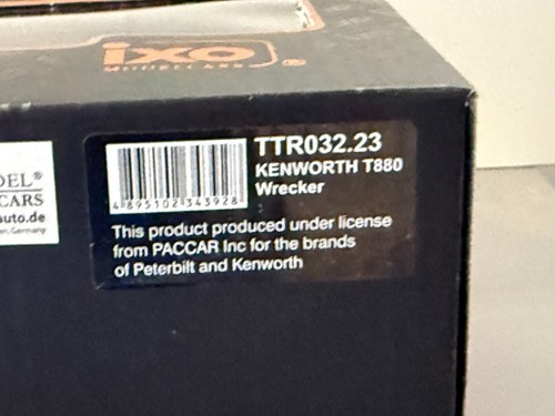IXO 1:43 SCALE KENWORTH T880 WRECKER BLACK AND RED TTR032 - Picture 6 of 6