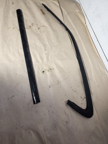 1990-1993 Acura Integra 2 door Couper Rear Quarter Window Trim Molding Driver
