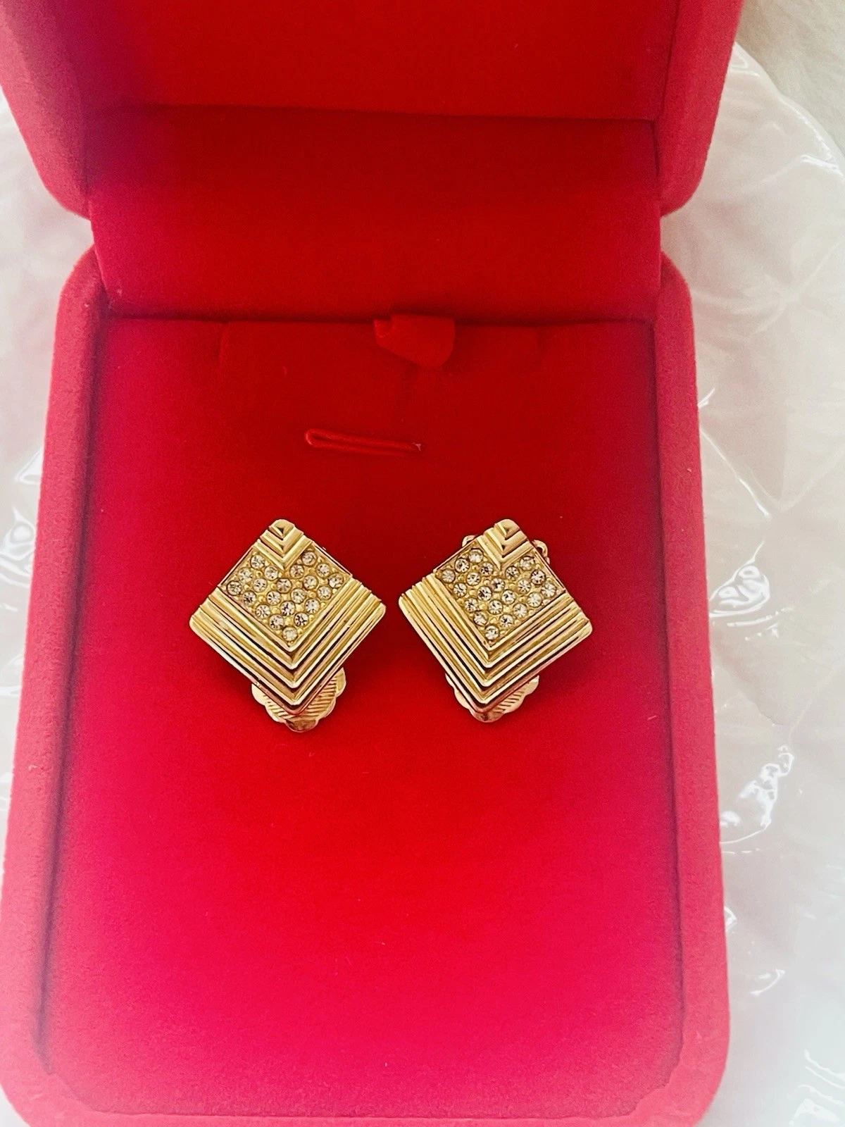BOUCLES D'OREILLES CLIPS AUTHENTIQUES CHRISTIAN DIOR VINTAGE TON OR AVEC ACCENTS CRISTAL 