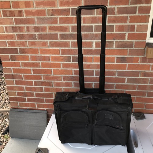 TUMI Alpha 2 22033DH Black Rolling Bi-Fold Garment Bag 8.5"x14.5"x22" W.defect