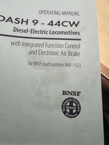 GE DASH 9-44CW Diesel Locomotive Operating Manual for BNSF #960-1123 - Picture 2 of 10