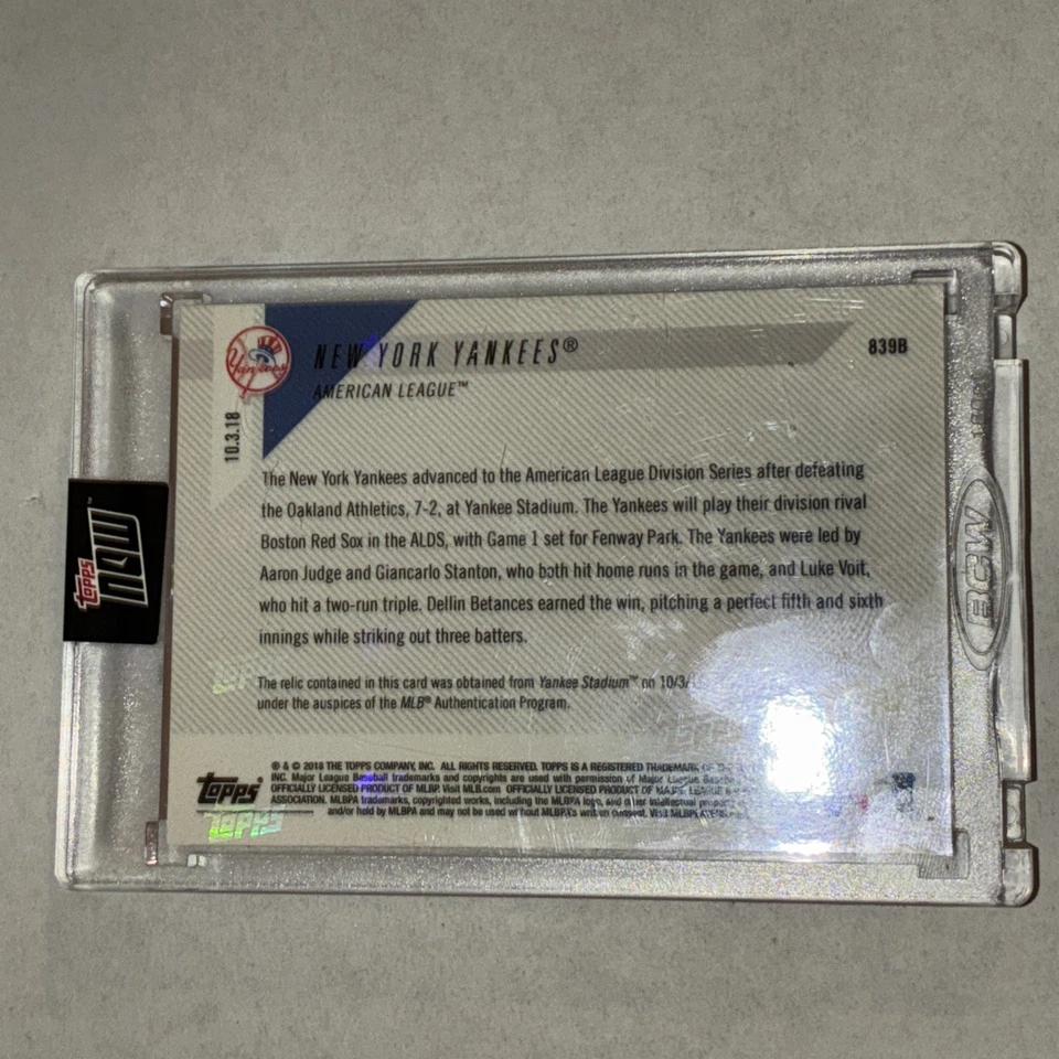 2018 Topps Now #839B 1/10 Yankees Advance to ALDS reliquia base usada en juegos con juez Foto 2 de 2