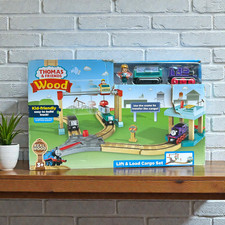 Thomas And Friends Lift And Load Cargo Set Damaged Box 