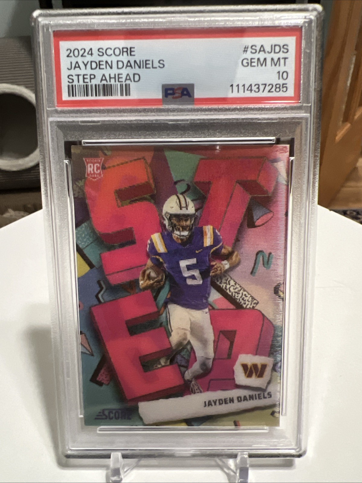 JAYDEN DANIELS PSA 10 Step Ahead RC 2024 Score Football Case Hit📈