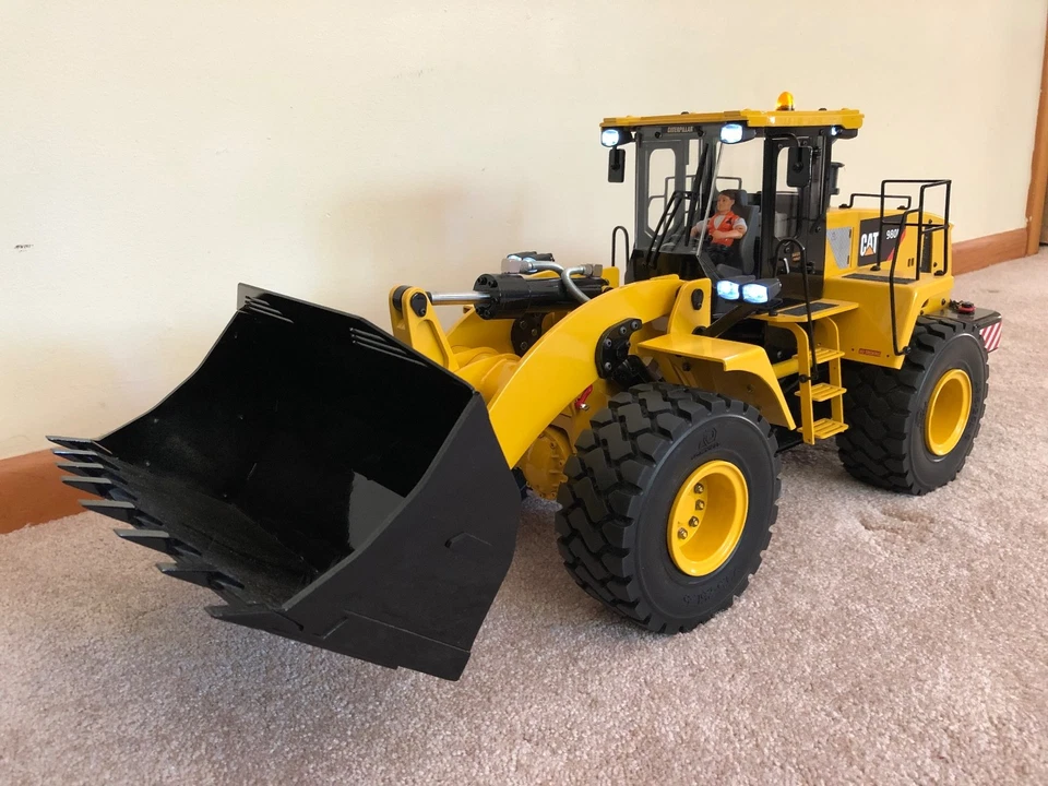 1/14 RC Scale Earth Mover ZW370 Hydraulic Wheel Loader CAT 980L ALL METAL - Image 3 of 4