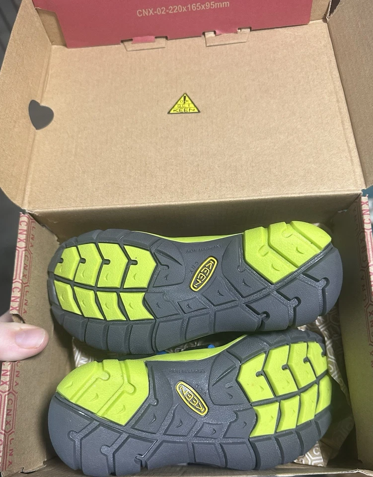 Sandalias Keen Big Kids Seacamp II CNX talla 12, negras/azul brillante nuevas sin etiquetas Foto 2 de 3