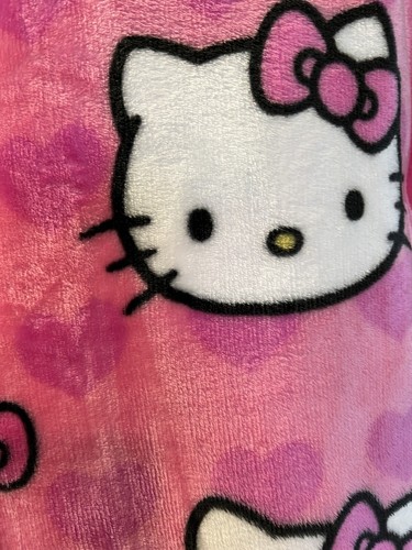 Hello Kitty Silk Touch Throw “I Love Pink” 50x70 Pink Bows & Hearts NEW! - Picture 2 of 5