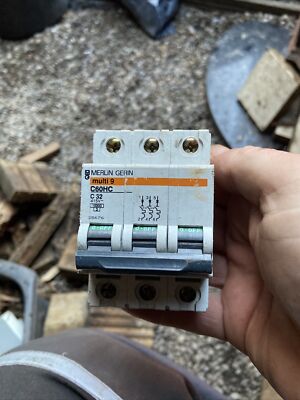 MERLIN GERIN Multi 9 C60HC MCB UNTERBRECHER C32 32AMP 3 POLIG TYP 3