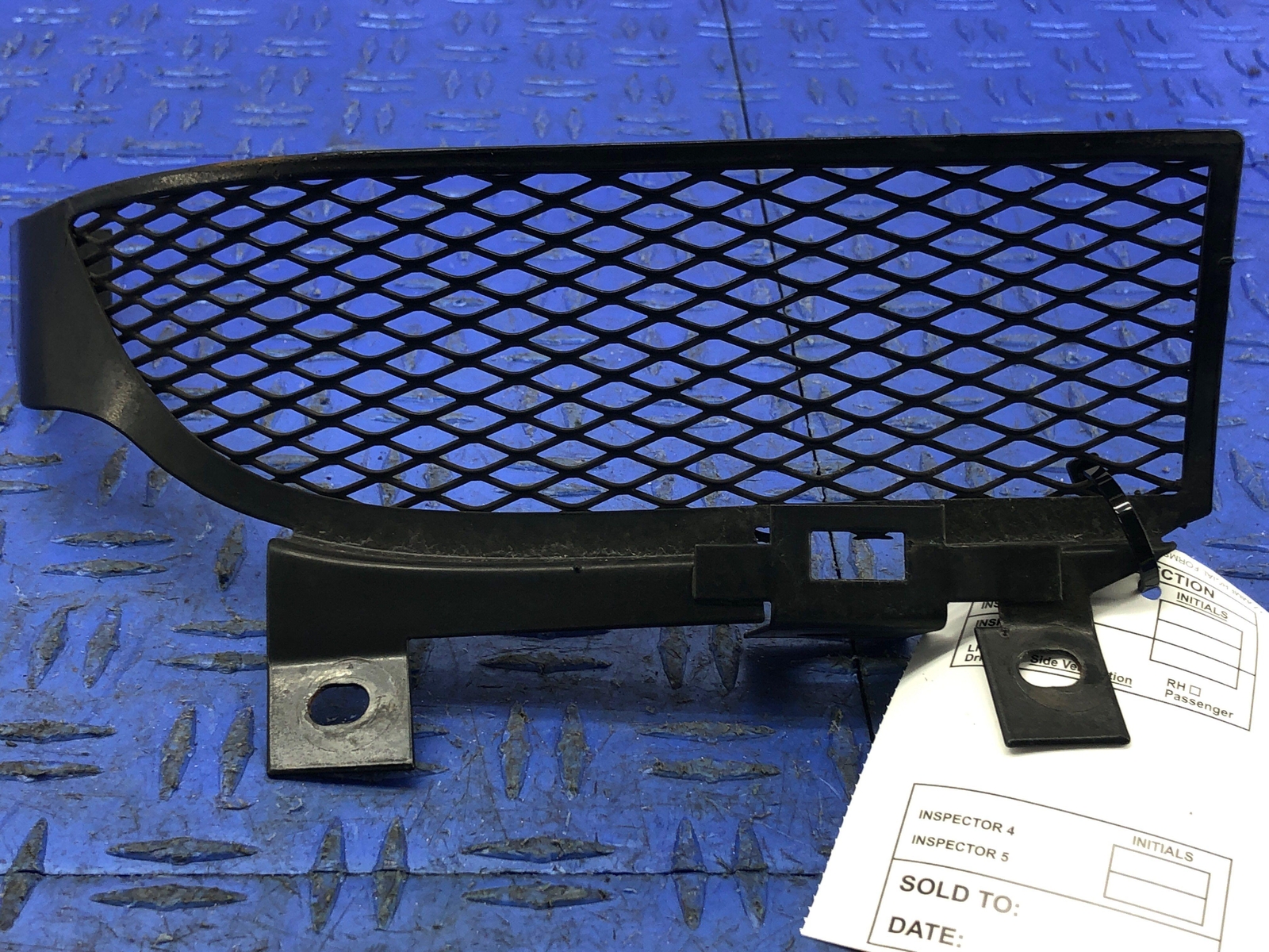2006-2018 ASTON MARTIN VANTAGE V8 REAR BUMPER RIGHT SIDE BUMPER MESH GRILL OEM