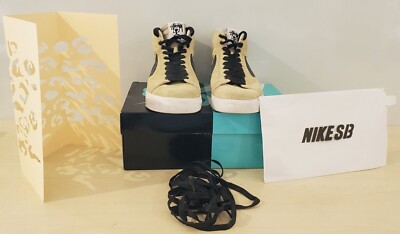 Nike X Stüssy SB Zoom Blazer Mid QS Midwest Gold/Black Herren Sneaker (EUR 44.5)