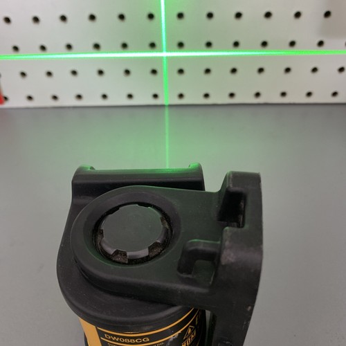 DEWALT DW088CG Green Cross-Line Laser Level - With Box Included - Picture 7 of 11
