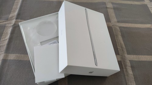 APPLE IPAD 6a Generazione 9.7 WIFI 128GB Model A1893 Non Funzionante - Foto 4 di 5